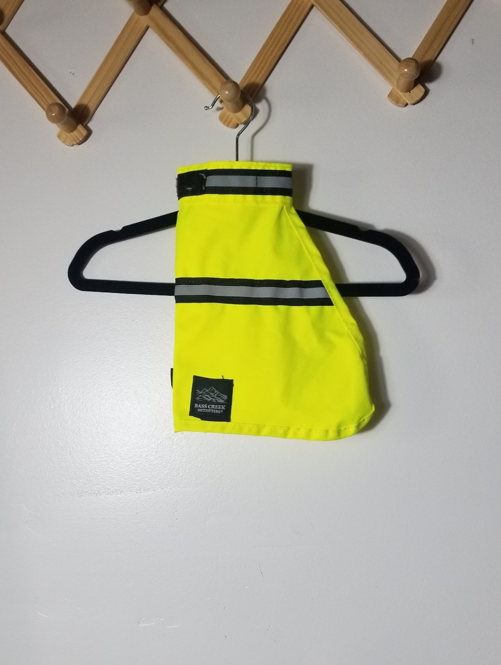 BASS CREEK OUTFITTERS DOG SAFETY REFLECTIVE JACKET SIZE ESTIMATED SMALL